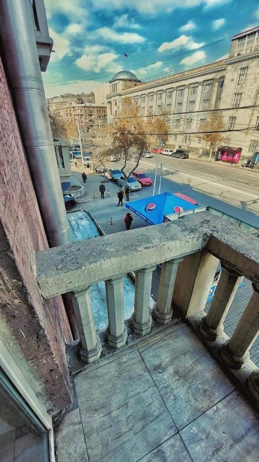 Шикарная Однушка На Абовяна Ereván Exterior foto